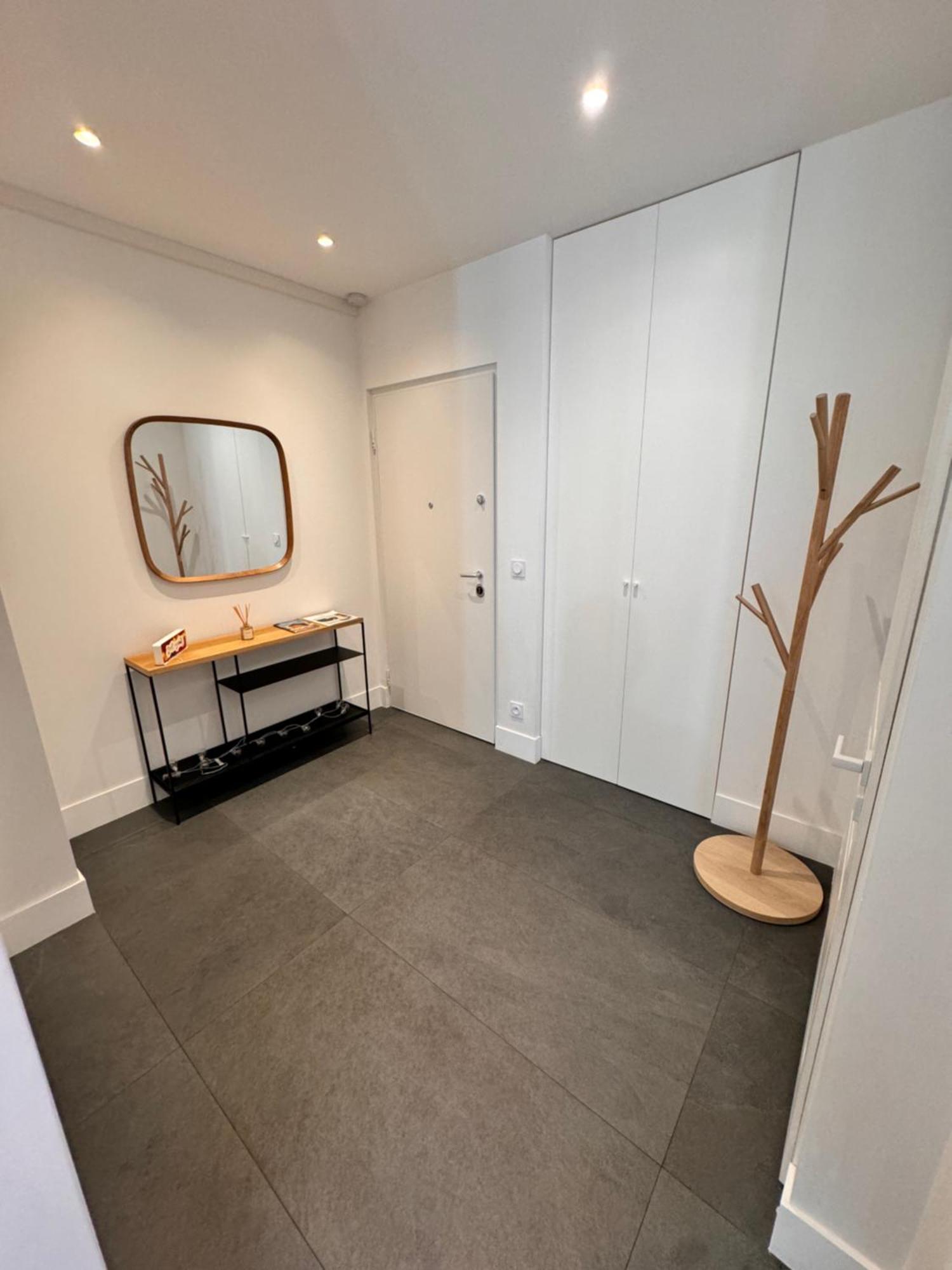 Apartment Elegant Central Flat With Private Terrace In Nizza