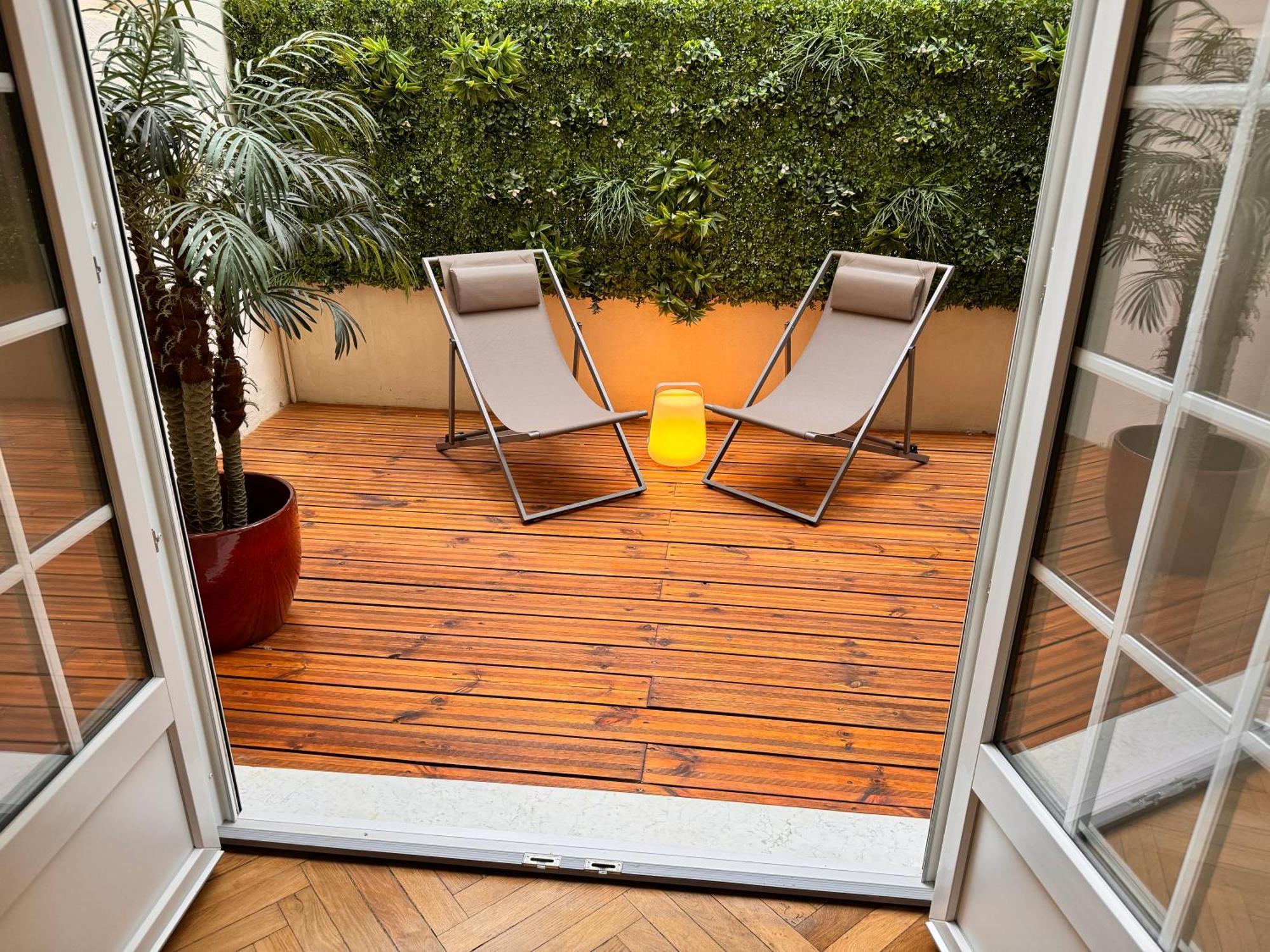 Elegant Central Flat With Private Terrace In Appartamento Nizza